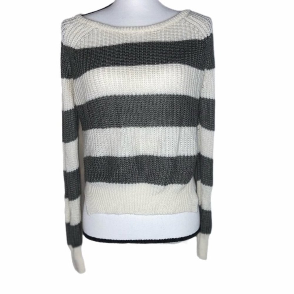 Millau Gray & White Striped High Low Long Sleeve Knit Pull Over Sweater Sz M